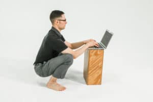 squat desk